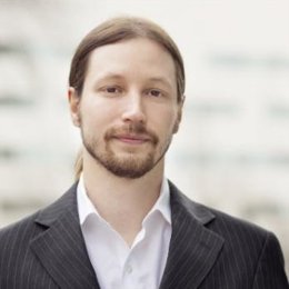 A股午评 | 三大指数小幅下跌 医药股持续强劲 光伏、物流等板块表现活跃